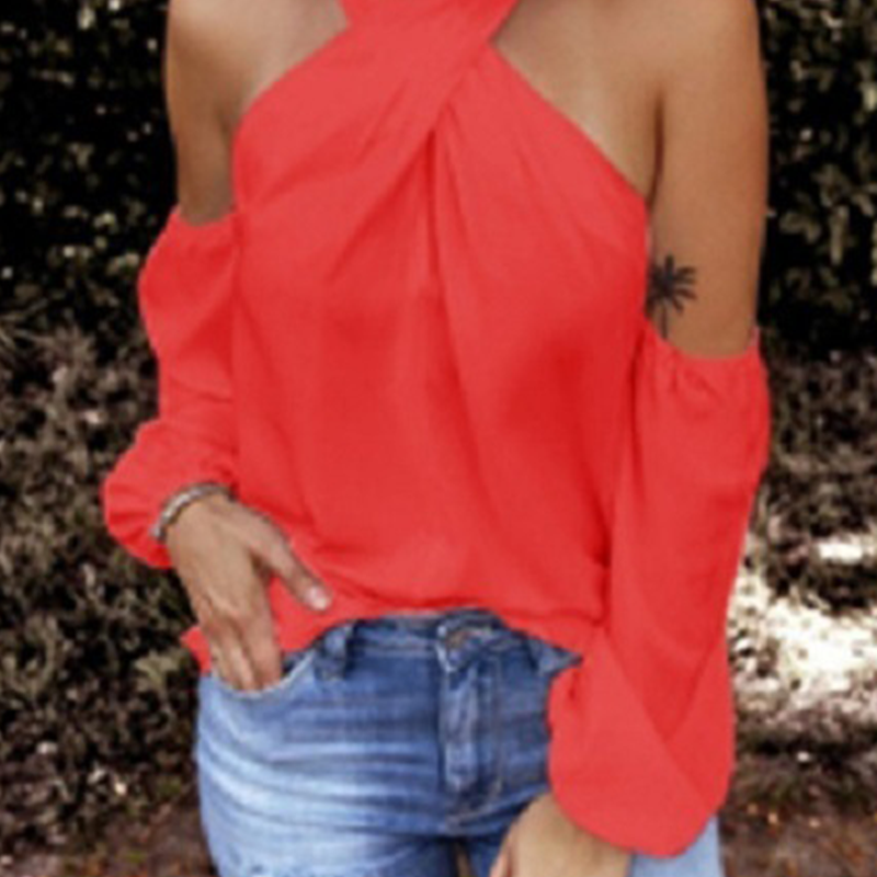 Women's blouse with open shoulders and long sleeves
