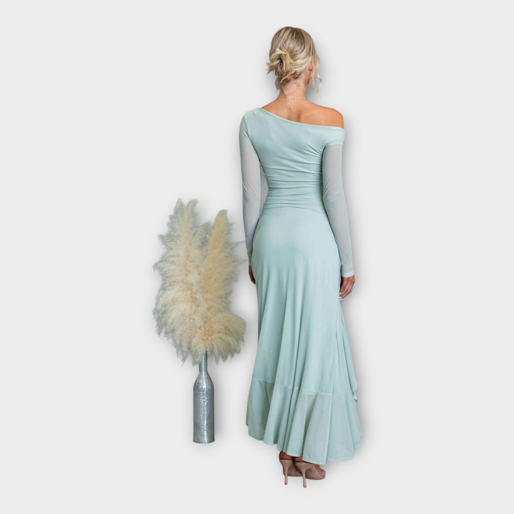 Charlie | Spectacular Dress With Elegant Silhouette