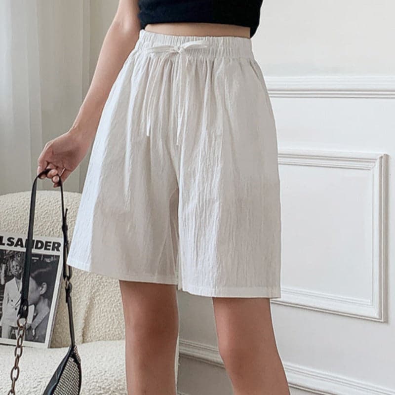 Women’s Knee-Length Shorts – Relaxed Fit  – Elastic Waist – Drawstring Tie