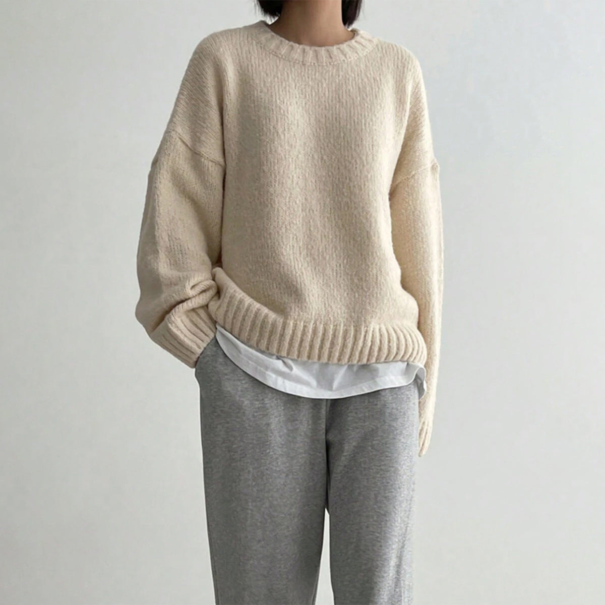 Women’s Pullover Sweater – Knitted Wool – Oversized Fit – Crew Neck – Ribbed Trim