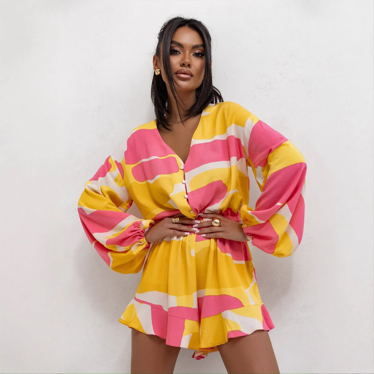Women’s Romper – V-Neck – Abstract Print – Long Sleeve – Cinched Waist – Relaxed Fit