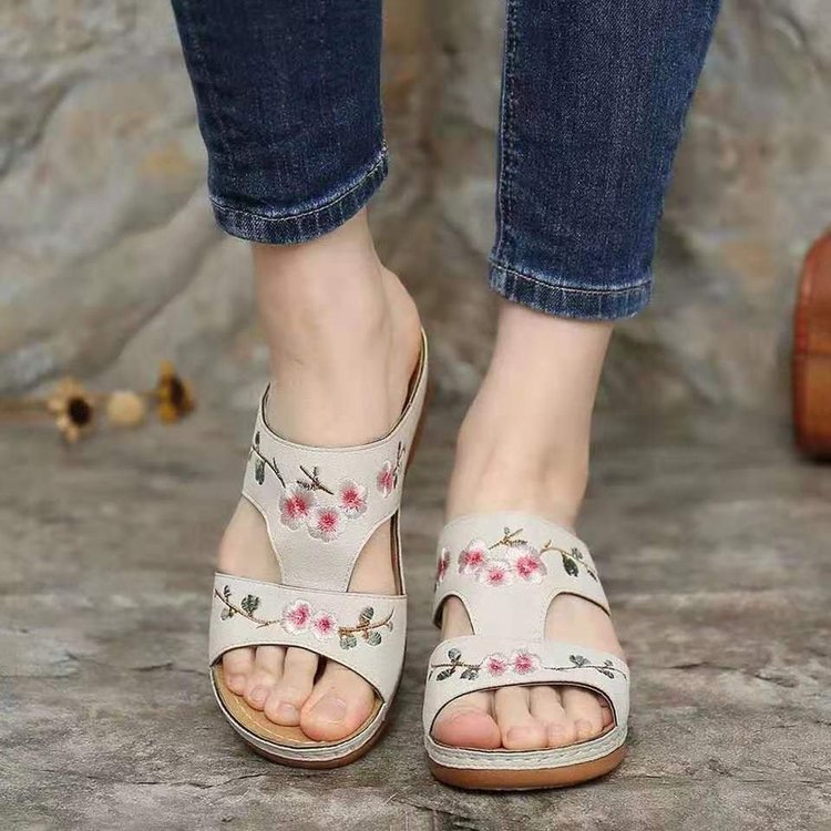 Women’s Slide Sandals – Wedge Platform – Embroidered Strap – Breathable Blend