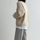 Women’s Pullover Sweater – Knitted Wool – Oversized Fit – Crew Neck – Ribbed Trim