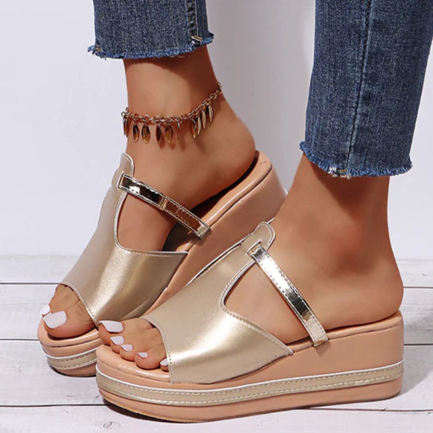 Women’s Wedge Sandals – Slip-On Comfort – Open Toe – Soft Upper – Platform Heel