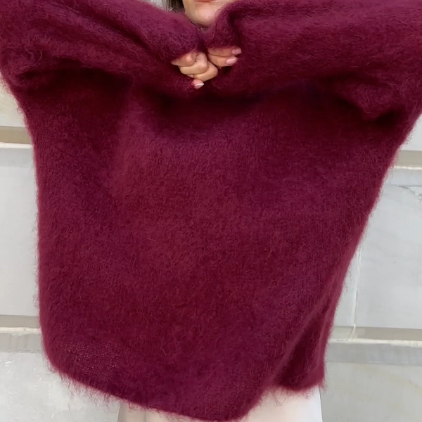 Women’s Pullover Sweater – Mohair Blend – Oversized Fit – Long Sleeve – Round Neck