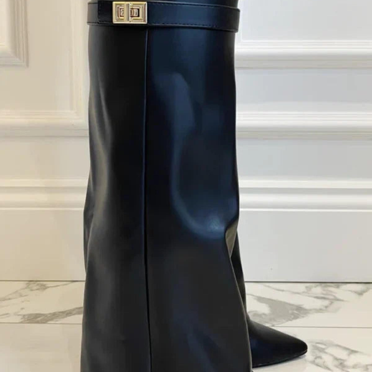 Vera | Stylish Buckle Boots in Suede and Faux Leather