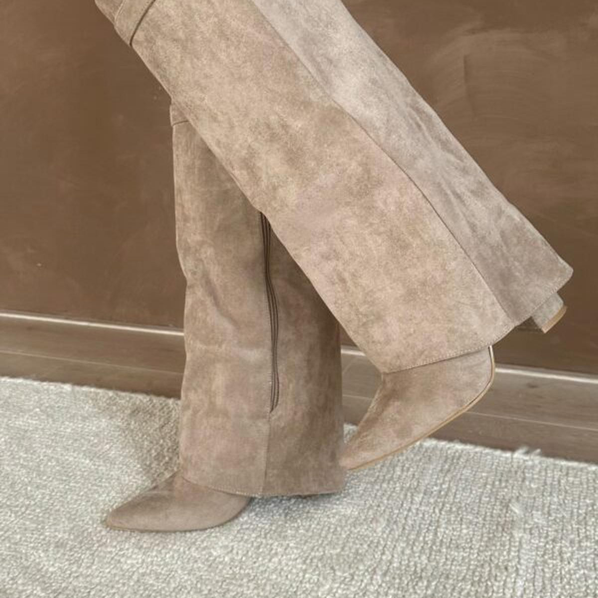Vera | Stylish Buckle Boots in Suede and Faux Leather
