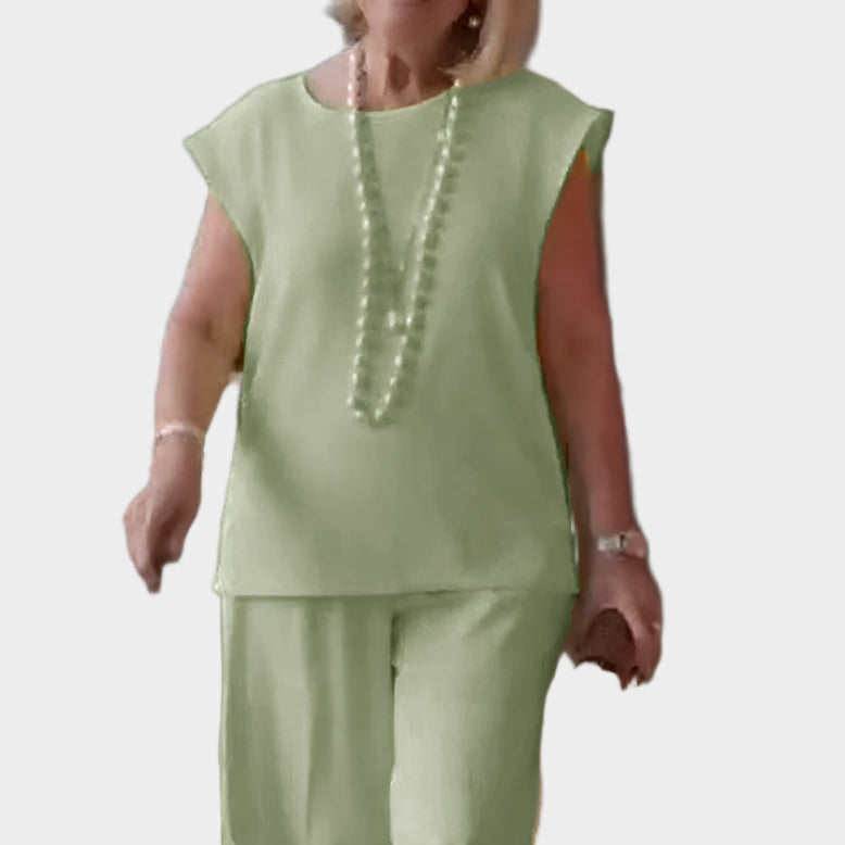 Christabella | Luxuriant Scarlet Apparel Outfits Couture