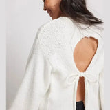 Isabelle | Crop Top with Long Sleeves and Back Cutout